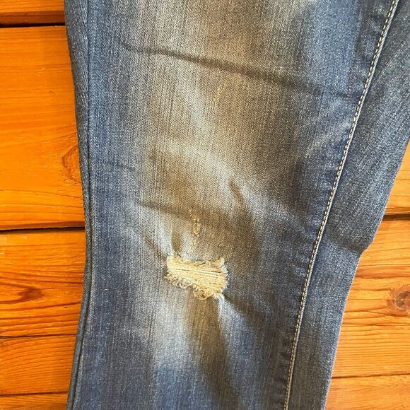 NWOT Universal Thread mid-rise skinny bootcut distressed jeans - Picture 7 of 13